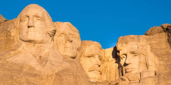 Morning-light-Mount-Rushmore-National-Memorial-South